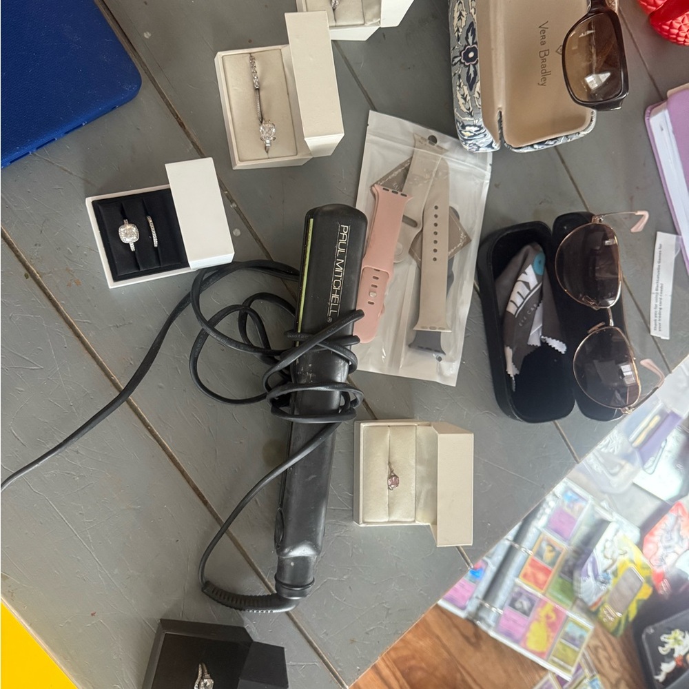 Women’s accessories!!